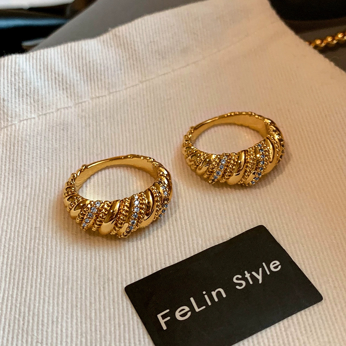 European and American metal horn diamond index finger ring women's fashion personality twist new light luxury niche high-end jewelry