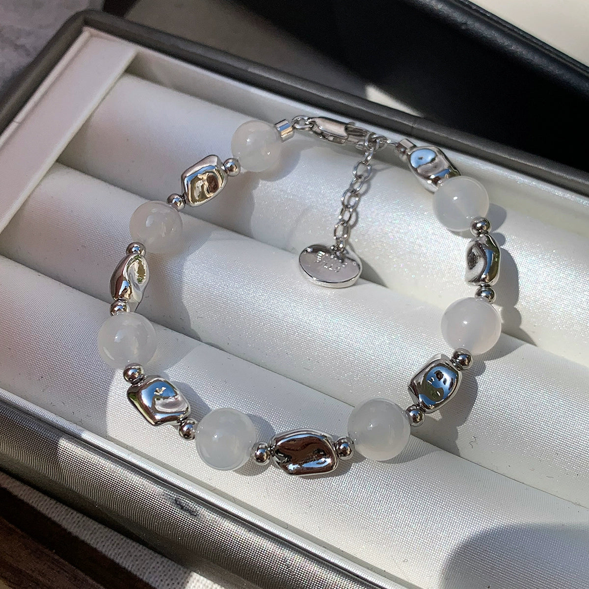 Natural tiger's eye stone obsidian bracelet women's light luxury exquisite fashion high sense summer 2025 new stacked bracelet