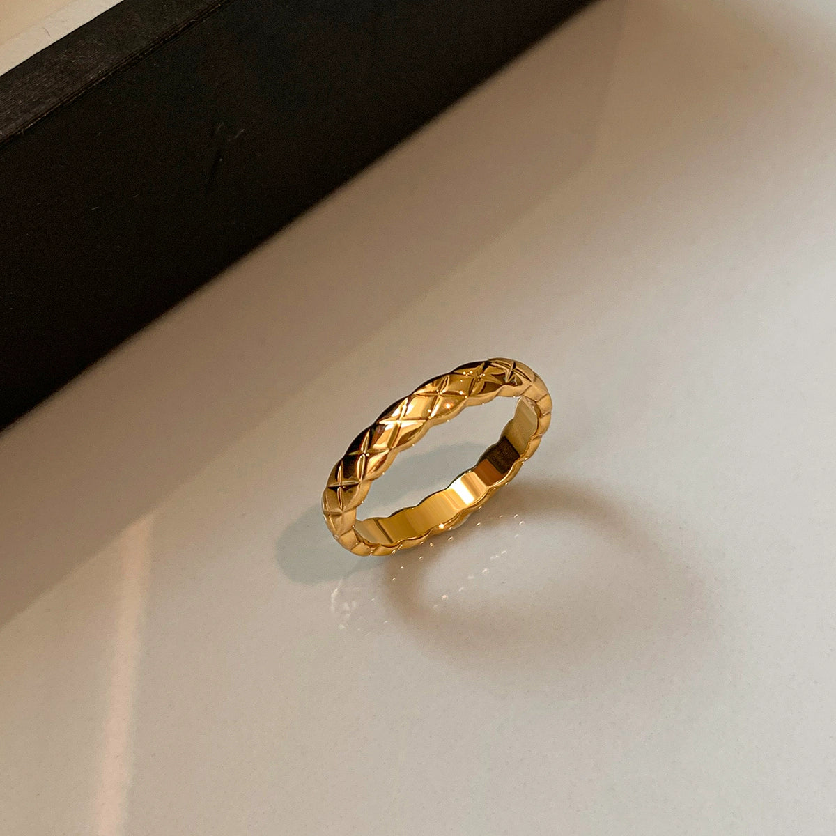 Non-fading metal small fragrant wind rose gold silver rhombus pattern plain ring index finger middle finger ring women's light luxury high-end sense