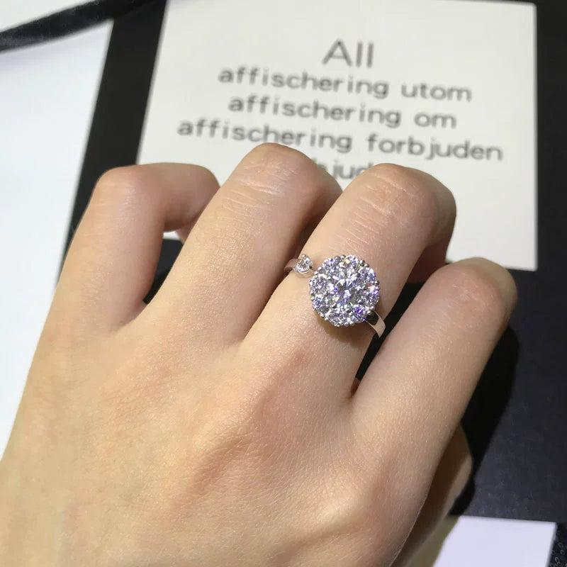 2025 new rotating ring female Internet celebrity tide simple fashion personality opening index finger diamond ring time to run