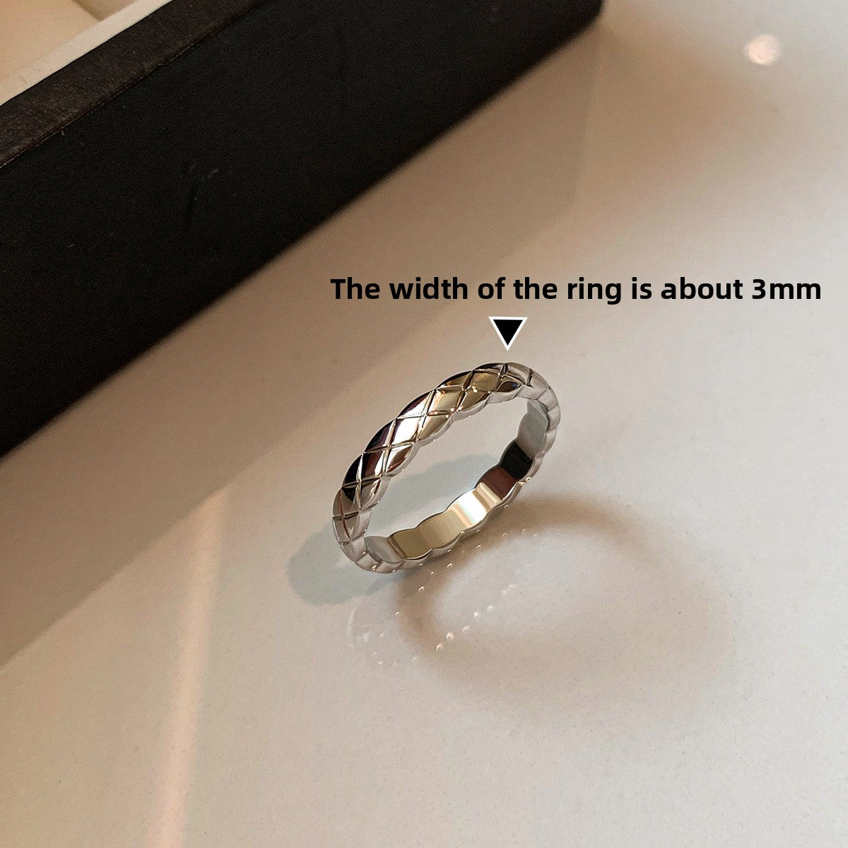 Europe and America stacked with small fragrant wind, diamond-set rose gold silver rhombus ring, female index finger plain ring, light luxury design, advanced