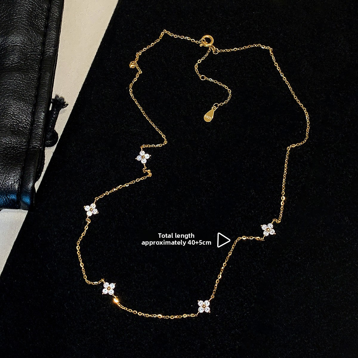 925 sterling silver diamond-encrusted zircon four-leaf clover bracelet for girls, light luxury, exquisite fashion 2025 new partial wealth bracelet.